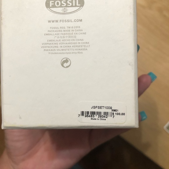 NWT Fossil earrings 💘 - Picture 3 of 4